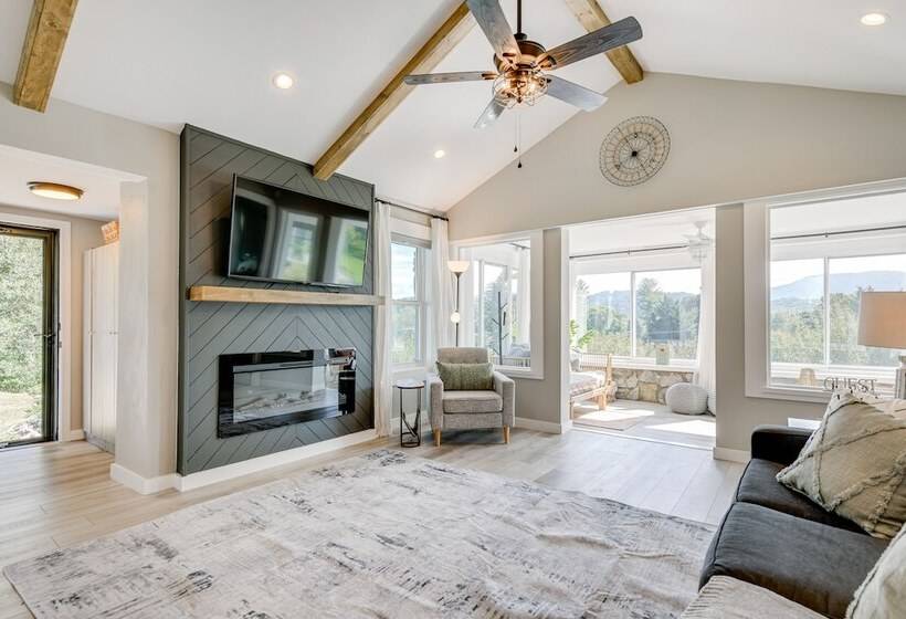 Updated + Modern Waynesville Cottage W/ Fire Pit