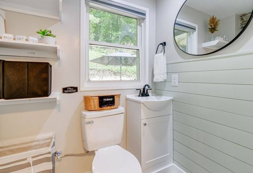 Updated + Modern Waynesville Cottage W/ Fire Pit