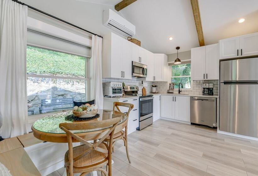 Updated + Modern Waynesville Cottage W/ Fire Pit