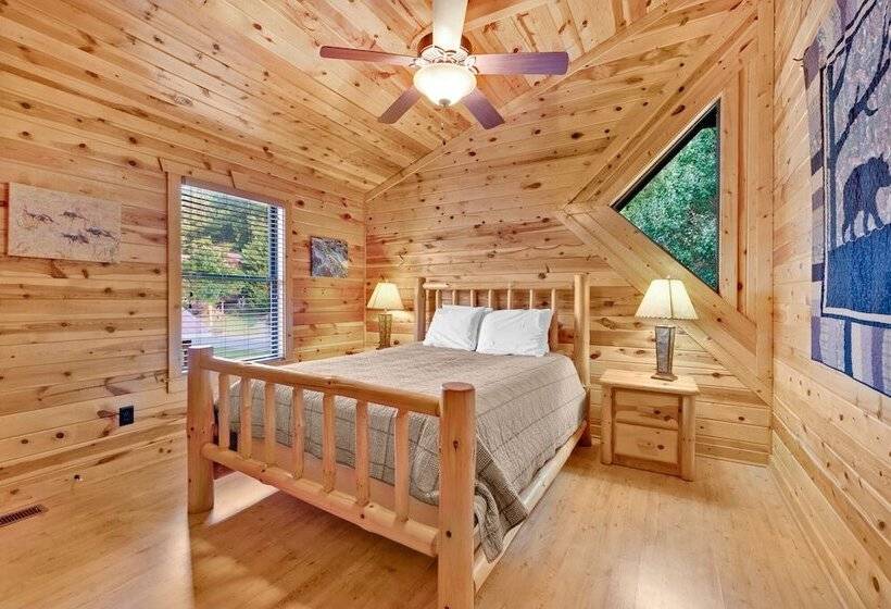 3 Bdr Log Cabin In Cozy Resort W/ Private Hot Tub