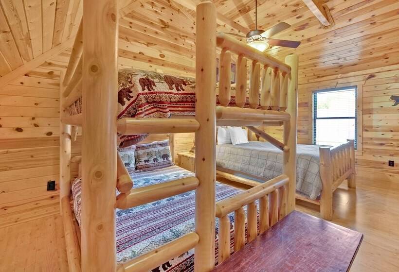 3 Bdr Log Cabin In Cozy Resort W/ Private Hot Tub