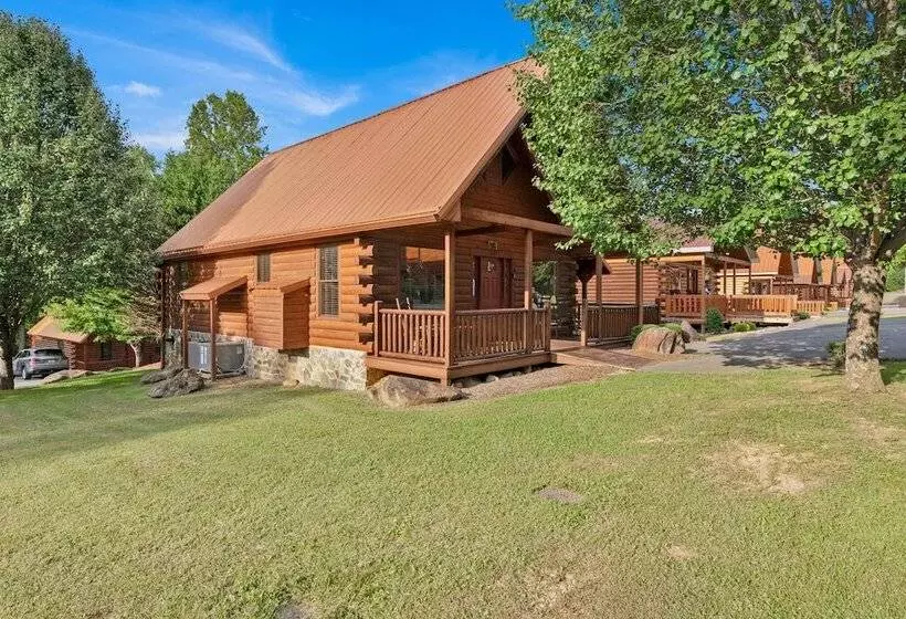 3 Bdr Log Cabin In Cozy Resort W/ Private Hot Tub
