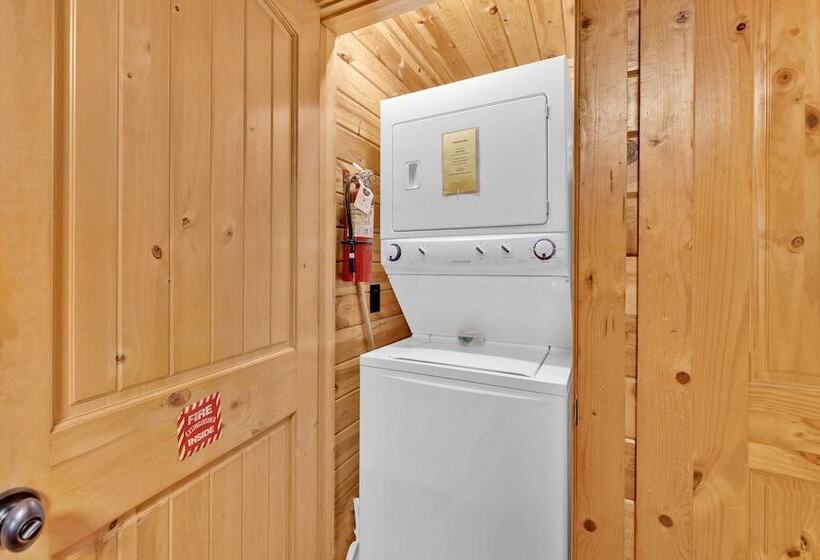 3 Bdr Log Cabin In Cozy Resort W/ Private Hot Tub