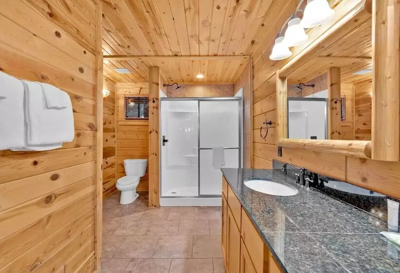 3 Bdr Log Cabin In Cozy Resort W/ Private Hot Tub
