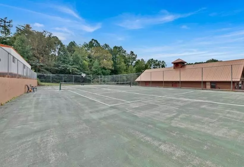 3 Bdr Log Cabin In Cozy Resort W/ Private Hot Tub