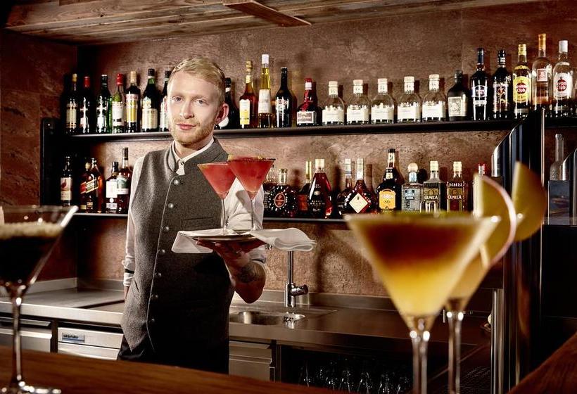 Art & Ski-in Hotel Hinterhag