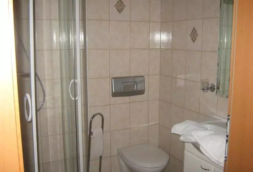 ホテル 2 Sterne Gasthof Pension Kienklause Kein Wifi Wlan Keinen Handyempfang