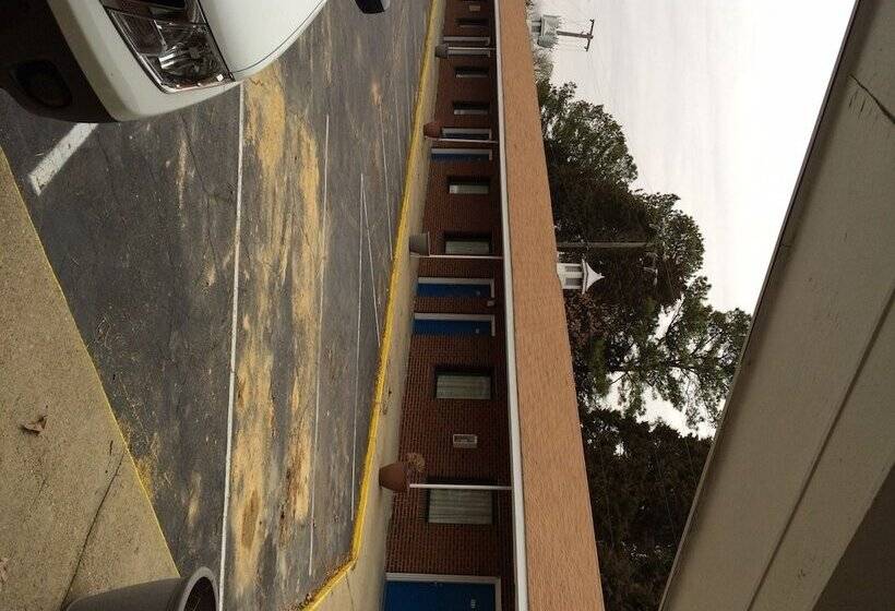 בית מלון כפרי Budget Inn