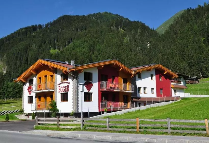هتل Ferienwohnungen Egger