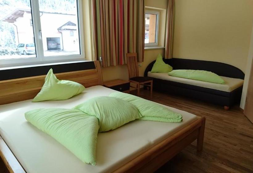 ホテル Ferienwohnungen Egger