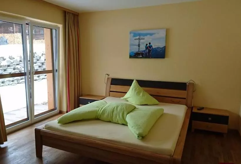 هتل Ferienwohnungen Egger