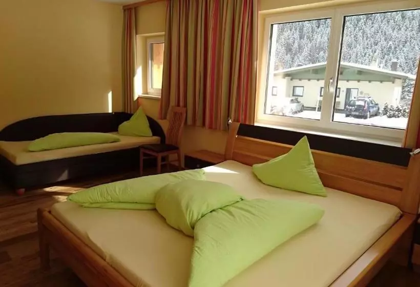 هتل Ferienwohnungen Egger