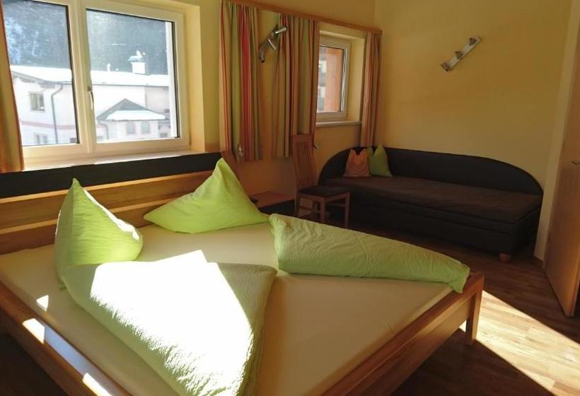 ホテル Ferienwohnungen Egger