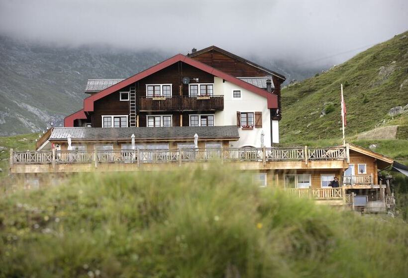 Отель Hamilton Lodge & Spa