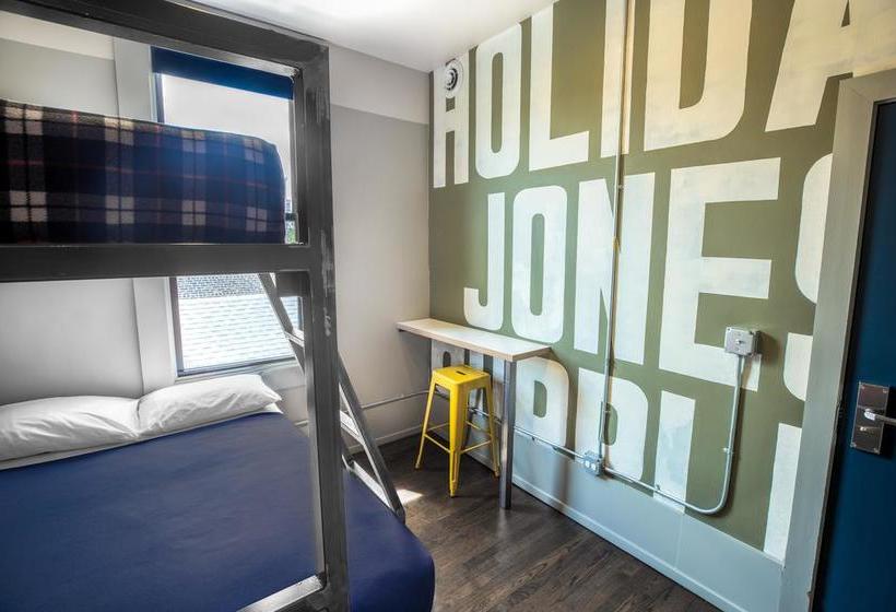 هتل Holiday Jones