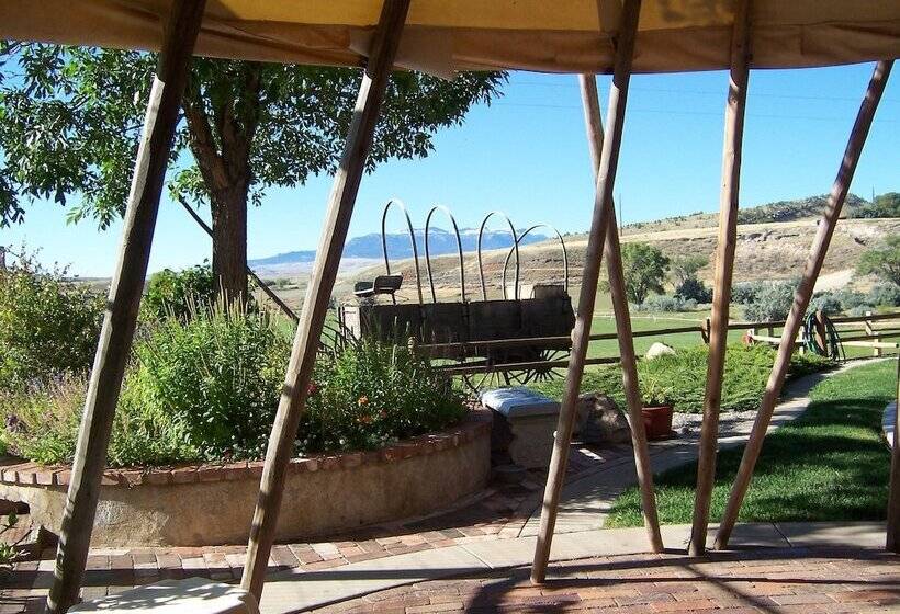 هتل K3 Guest Ranch