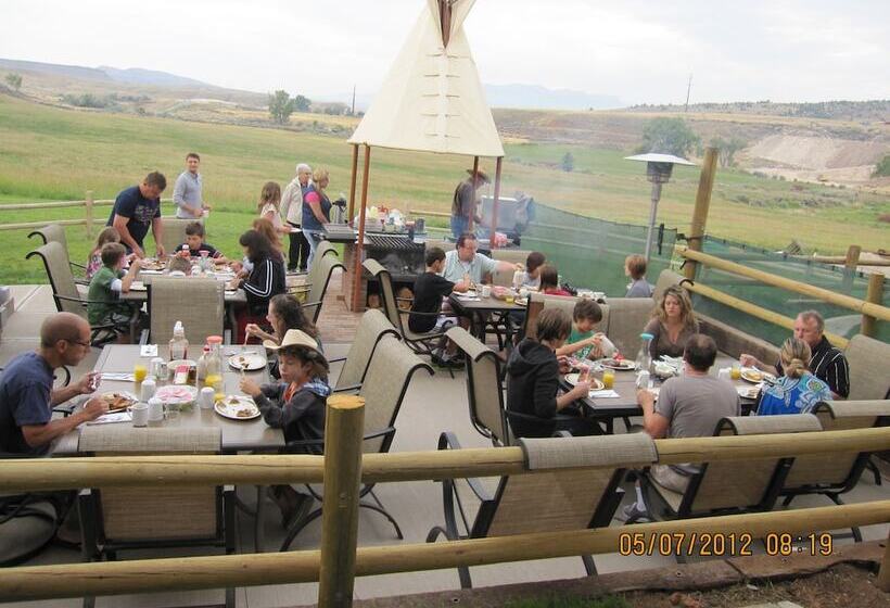 هتل K3 Guest Ranch