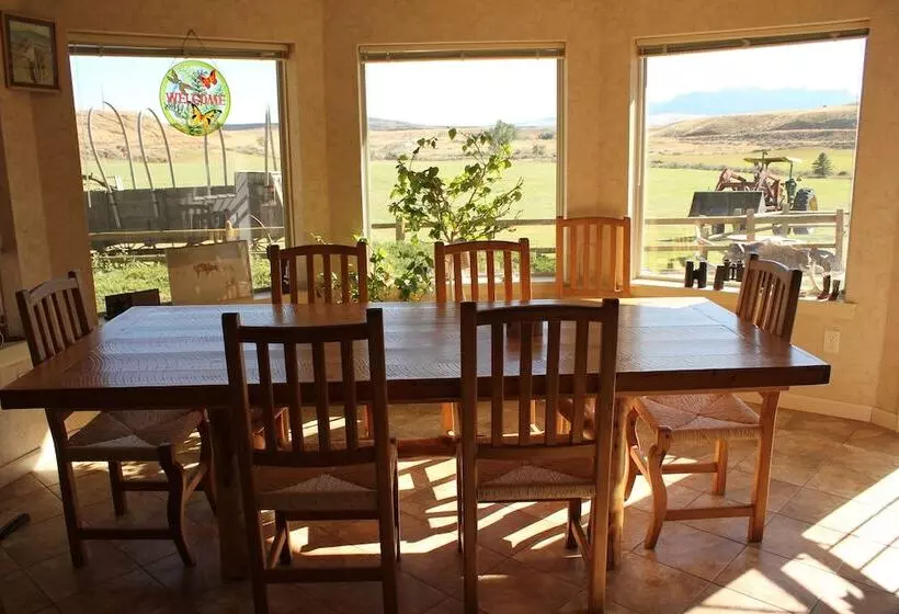 هتل K3 Guest Ranch