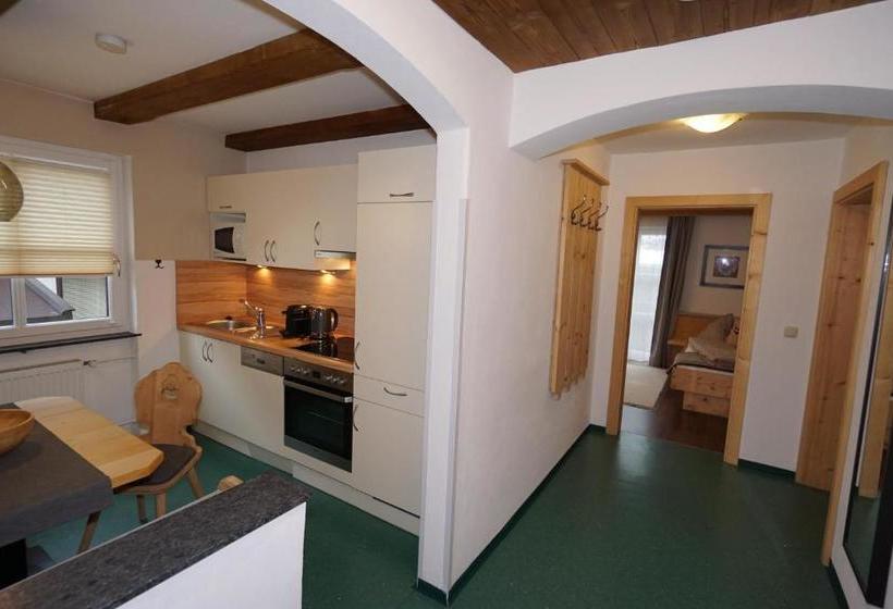 בית מלון כפרי Schmid