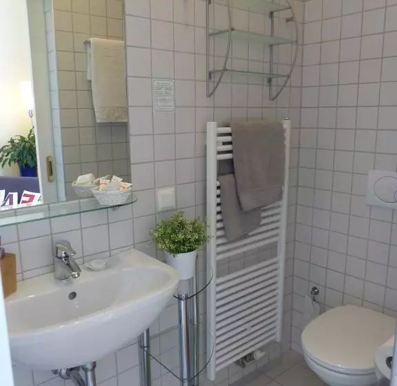هتل Stadtnest Bed & Breakfast