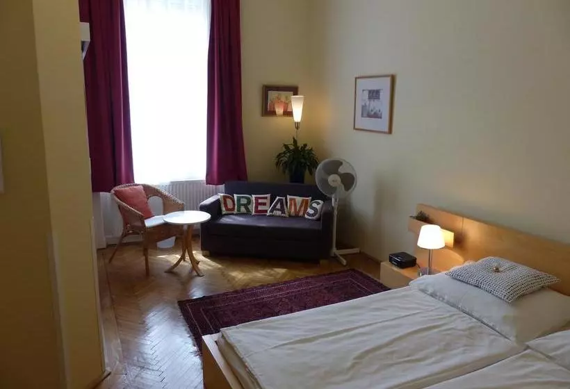هتل Stadtnest Bed & Breakfast