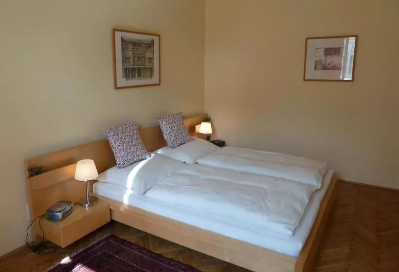 هتل Stadtnest Bed & Breakfast
