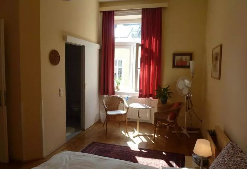 هتل Stadtnest Bed & Breakfast