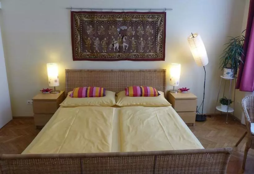 هتل Stadtnest Bed & Breakfast