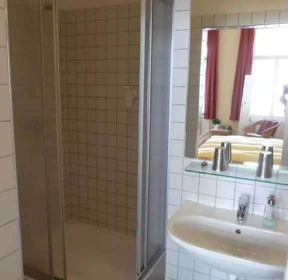 هتل Stadtnest Bed & Breakfast