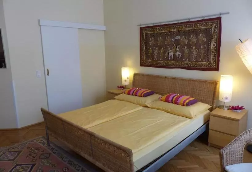 هتل Stadtnest Bed & Breakfast