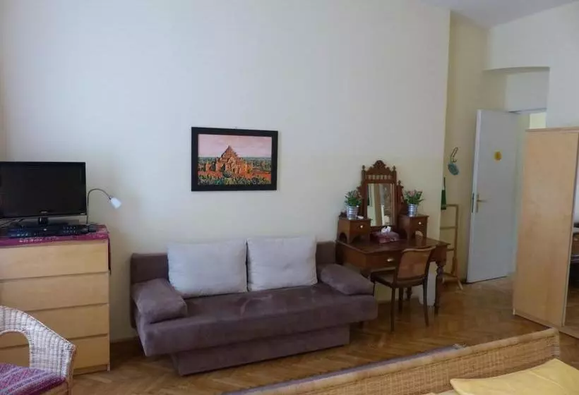 هتل Stadtnest Bed & Breakfast