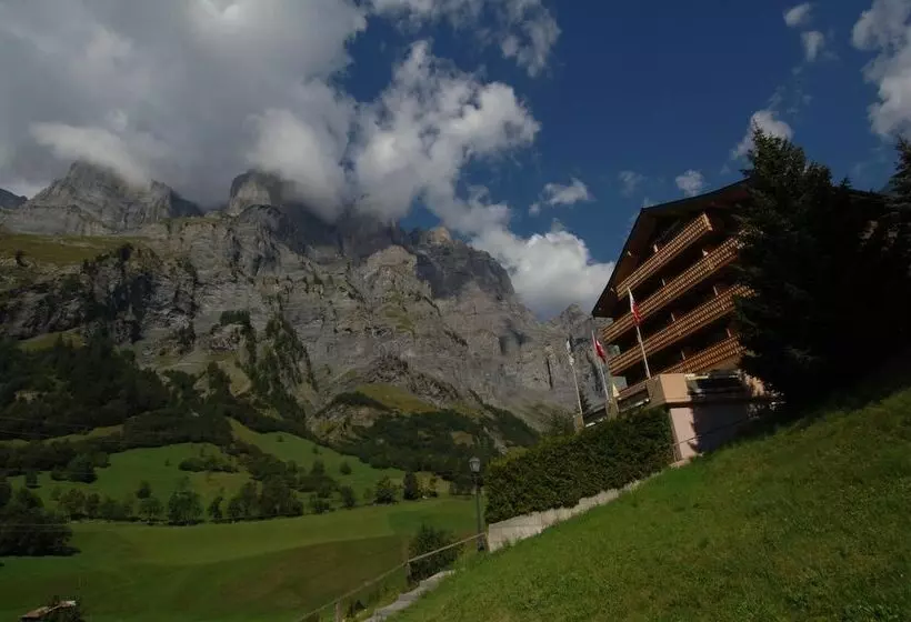 هتل Viktoria Leukerbad Therme