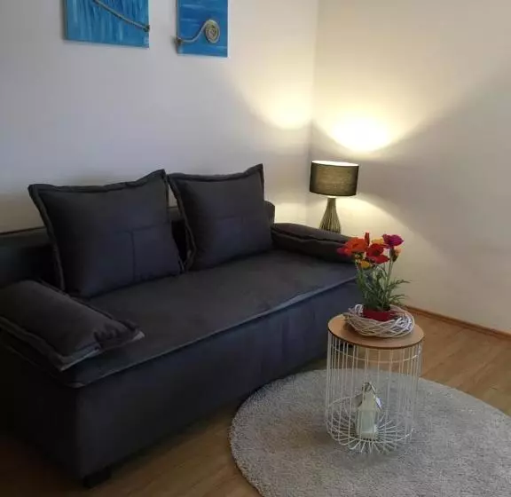Hotelli Warmbad Apartments