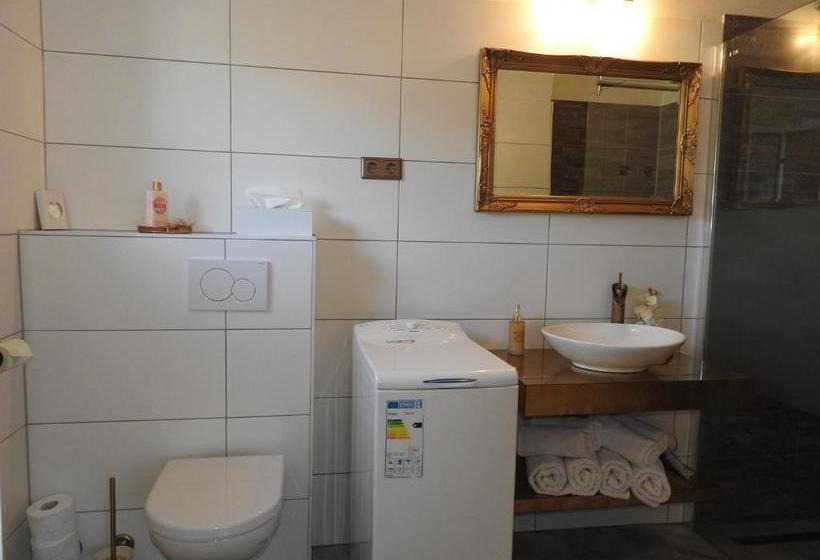 호텔 Warmbad Apartments