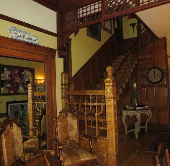 هتل Welcome Inn Manor