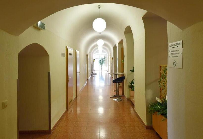 Junges Hotel Tulln