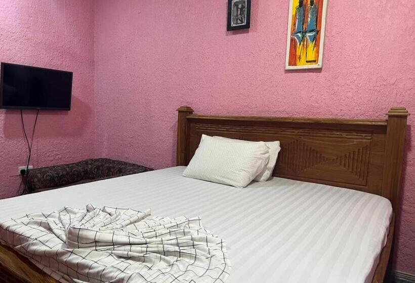 צימר Shamanice Lodge & Apartments