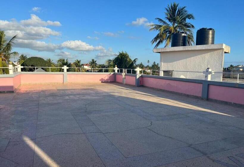 צימר Shamanice Lodge & Apartments