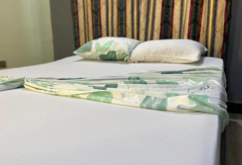 צימר Shamanice Lodge & Apartments