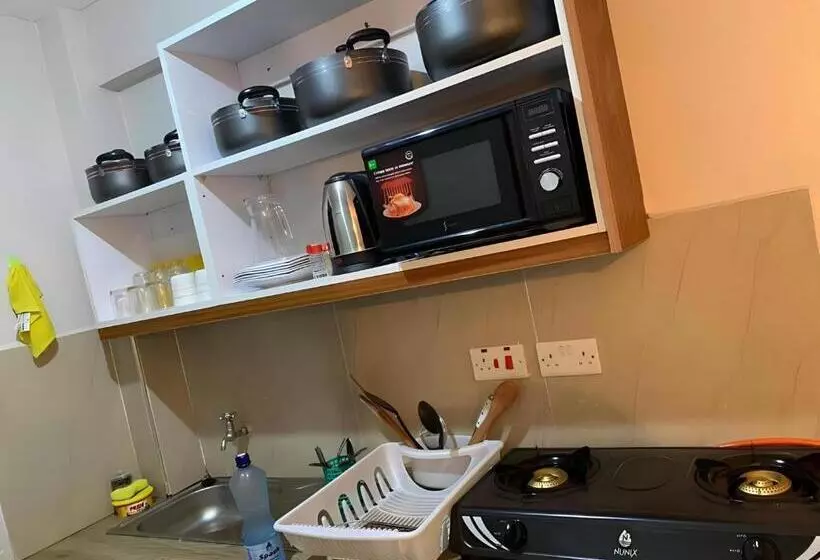 تختخواب و صبحانه Tsavo Studios