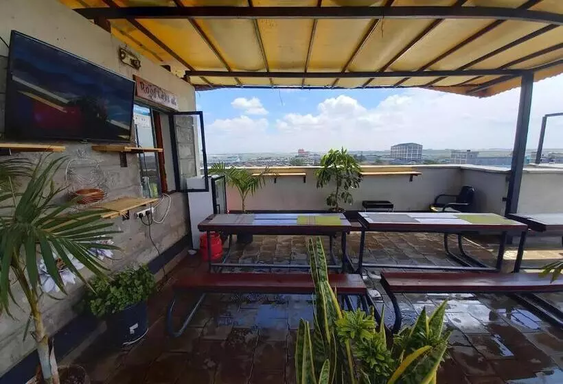 تختخواب و صبحانه Tsavo Studios