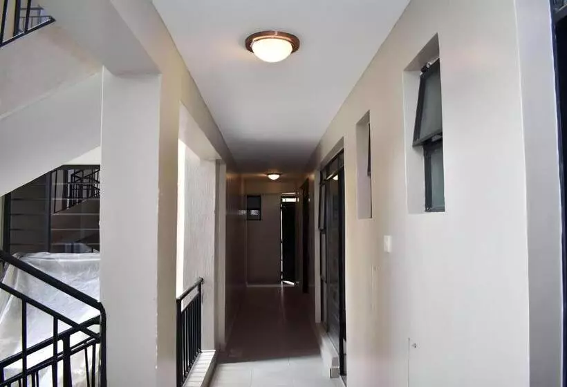 تختخواب و صبحانه Tsavo Studios