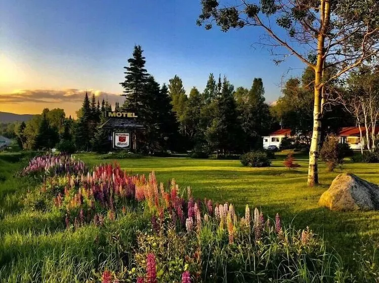 Coach House Motel 20 Km East Terrace Bay