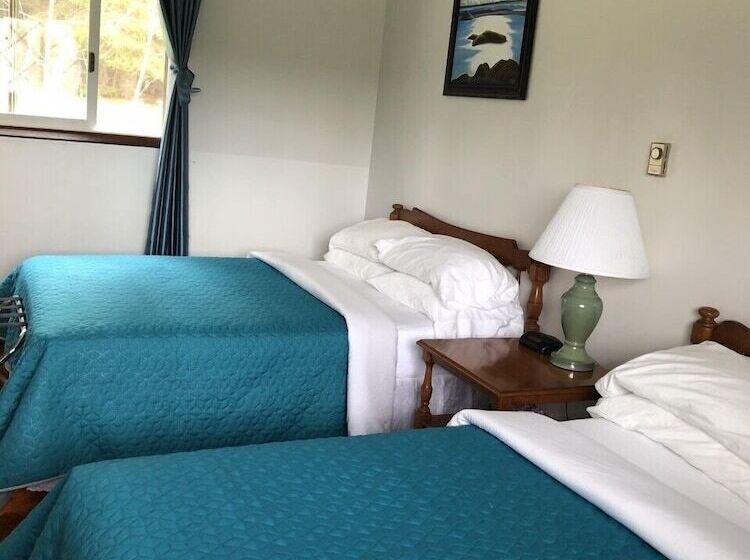 Coach House Motel 20 Km East Terrace Bay