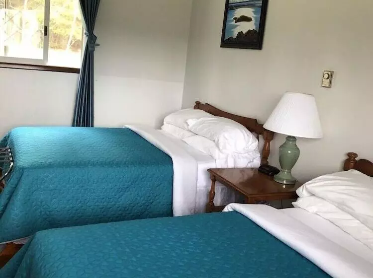 Coach House Motel 20 Km East Terrace Bay