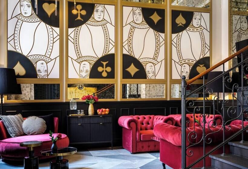 호텔 Golden Queen Deluxe Jacuzzi Apartments   Old Town