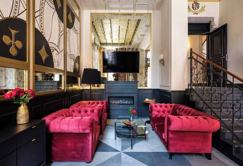 호텔 Golden Queen Deluxe Jacuzzi Apartments   Old Town