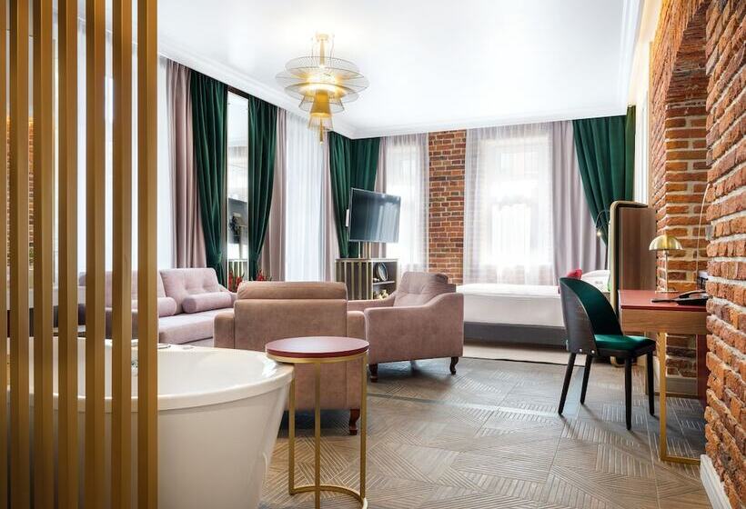 호텔 Golden Queen Deluxe Jacuzzi Apartments   Old Town