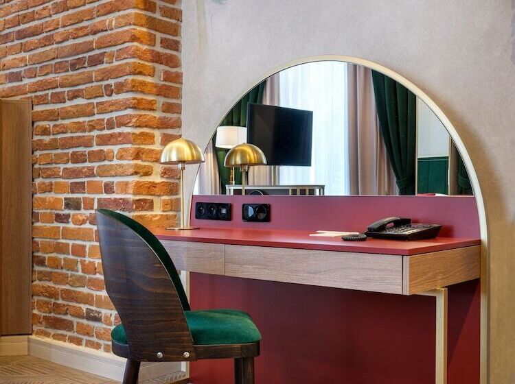 호텔 Golden Queen Deluxe Jacuzzi Apartments   Old Town