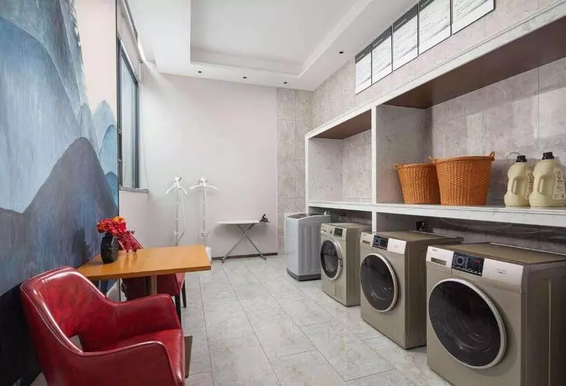 Hotelli Hawthorn By Wyndham Dali Erhai Park